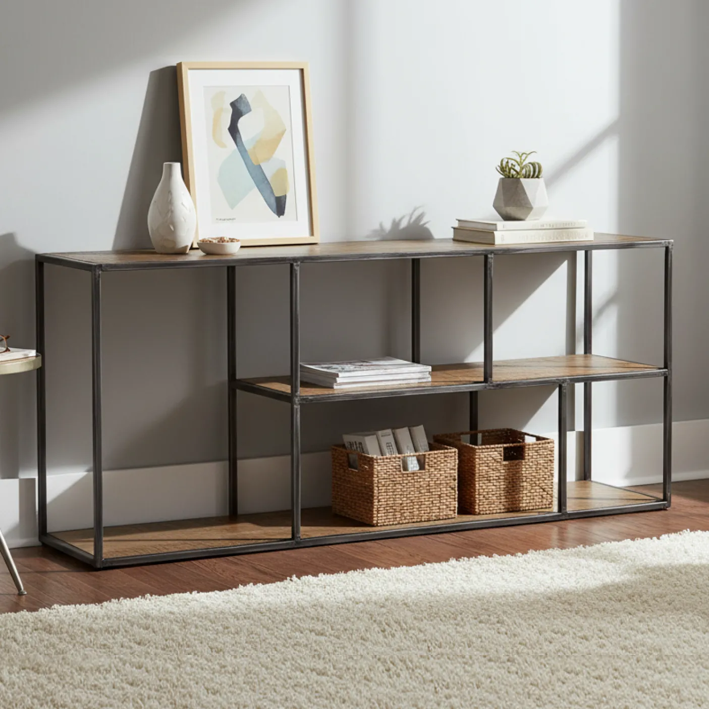 Etagère basse en bois et métal | Mango Stockholm